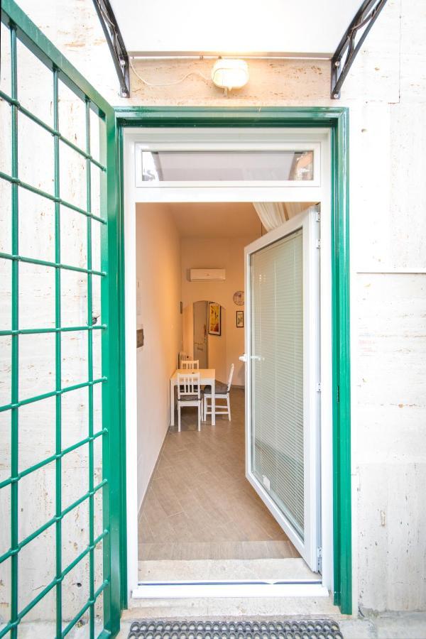 Vercelli Guest House Near San Giovanni Roma Exterior foto